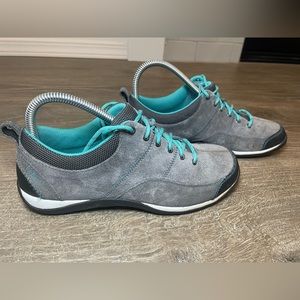 L.L. Bean Women's Sneakers Size 7.5 Gray/teal
